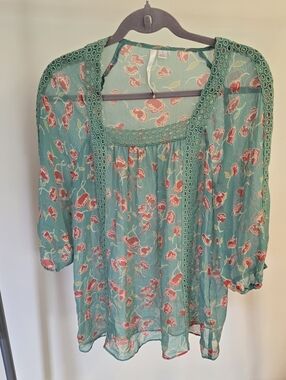 LC Lauren Conrad Floral Blouse w/Crochet Details